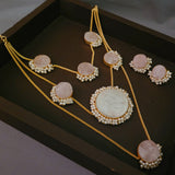 WEAR ME EXCLUSIVE ROSE QUARTZ NECKLACE WITH STUDS
