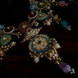 WEAR ME EXCLUSIVE DESIGNER NECKPIECE