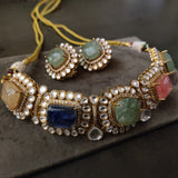 EXCLUSIVE NATURAL STONE KUNDAN CHOKER WITH EARRINGS
