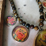 EXCLUSIVE TIGER EYE PICTURE NECKLACE