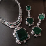 EXQUISITE IMITATION EMERALD STONE NECKLACE
