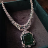 EXQUISITE IMITATION EMERALD STONE NECKLACE