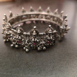 FINE QUALITY TEMPLE OPENABLE BANGLE (SINGLE PIECE) IN SILVER FINISH