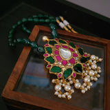 WEAR ME EXCLUSIVE DESIGNER NECKPIECE