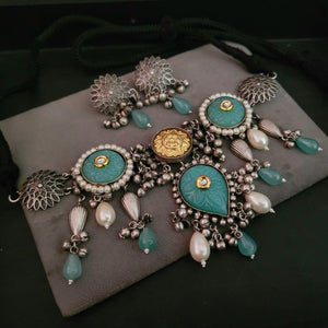 TRIBAL SILVER PLATED CHOKER WITH EARRINGS