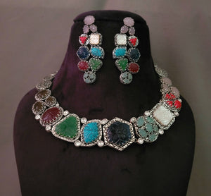 EXCLUSIVE DESIGNER MULTI COLOR CHOKER WITH EARRINGS