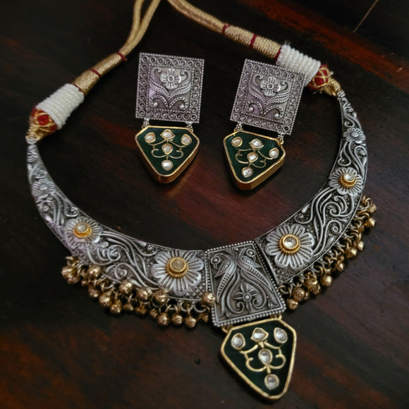 TRIBAL SILVER PLATED EXCLUSIVE NECKPIECE WITH EARRINGS