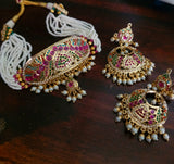 FINEST QUALITY JADAU CHOKER WITH EARRINGS