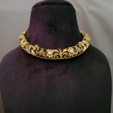 DESIGNER EXCLUSIVE HASLI CHOKER WITH EARRINGS