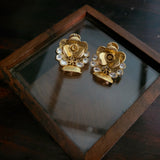 GOLD FLOWER EARRINGS