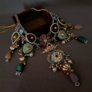 WEAR ME EXCLUSIVE DESIGNER NECKPIECE