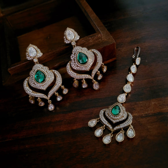 VICTORIAN EARRINGS AND MAANGTIKKA SET