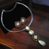 VICTORIAN FUSION CHOKER WITH EARRINGS