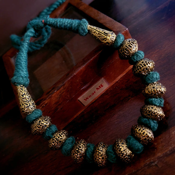 DESIGNER CHOKER IN BRASS AND THREAD WEAVING