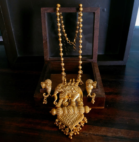 TEMPLE ELEGANT ELEPHANT DESIGN NECKLACE WITH EARRINGS