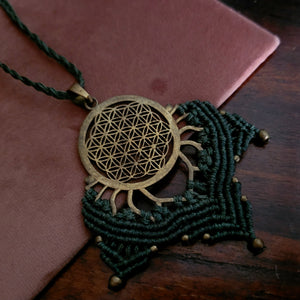 MACRAME BRASS PENDANT