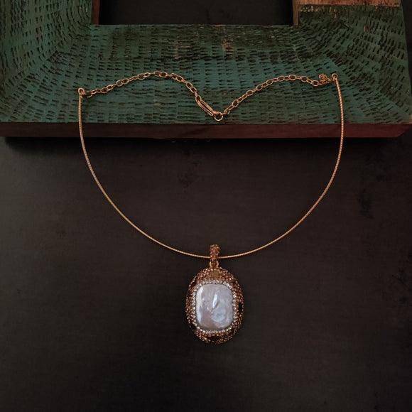 EXCLUSIVE BAROQUE NECKLACE