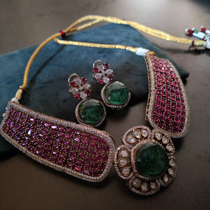 EXCLUSIVE POLKI KUNDAN CHOKER WITH EARRINGS
