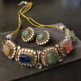 EXCLUSIVE NATURAL STONE KUNDAN CHOKER WITH EARRINGS