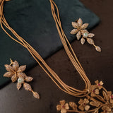 EXCLUSIVE PEACOCK PENDANT AND STUDS SET