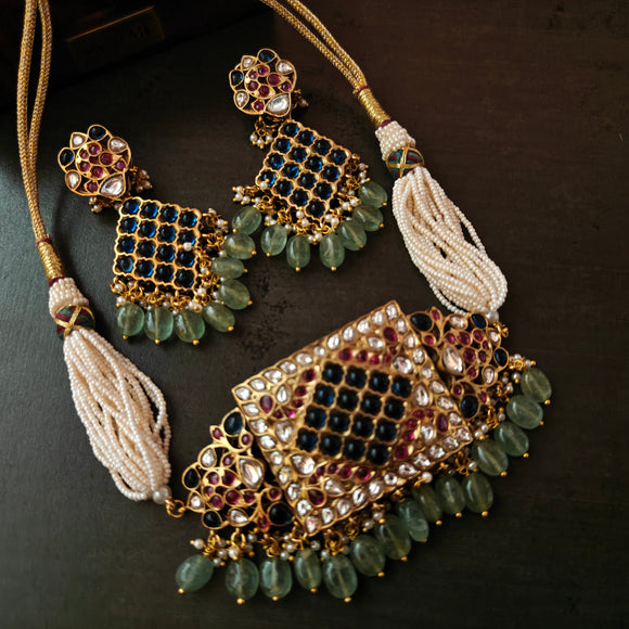 DESIGNER JADAU NATURAL FLOURITE HANGING CHOKER WITH EARRINGS