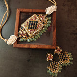 DESIGNER JADAU NATURAL FLOURITE HANGING CHOKER WITH EARRINGS