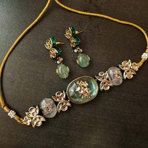 NATUAL FLOURITE STONE CHOKER WITH EARRINGS