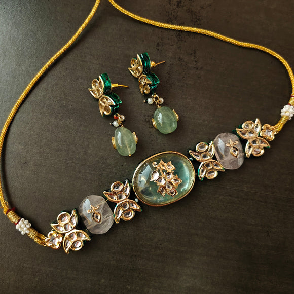 NATUAL FLOURITE STONE CHOKER WITH EARRINGS