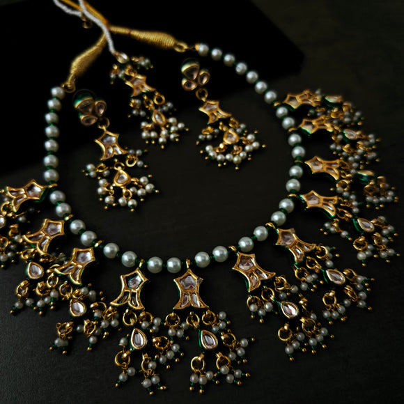 FINEST QUALITY BIKANERI KUNDAN CHOKER WITH EARRINGS