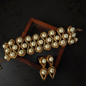 DESIGNER PEARL CHOKER WITH EARRINGS