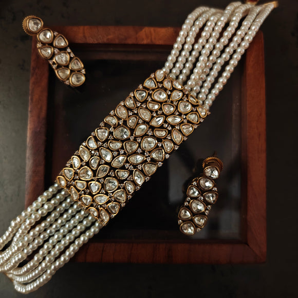STATEMENT POLKI KUNDAN CHOKER WITH EARRINGS