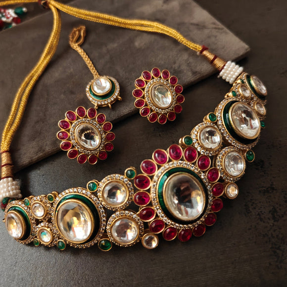 DESIGNER POLKI KUNDAN CHOKER WITH EARRINGS AND MAANGTIKKA