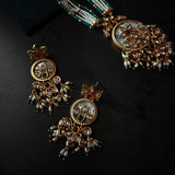 STATEMENT NECKLACE IN MOTHER OF PEARL WITH EARRINGS