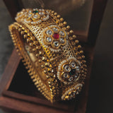 DESIGNER KUNDAN OPENABLE BANGLE
