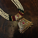 JADAU NECKLACE WITH EARRINGS