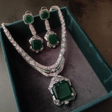 EXQUISITE IMITATION EMERALD STONE NECKLACE