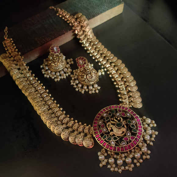 WEAR ME EXCLUSIVE DESIGNER TEMPLE NECKLACE WITH EARRINGS