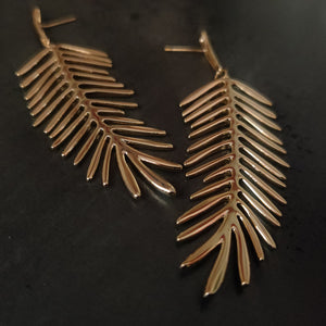 DESIGNER GOLD PLATED STAINLESS STEEL LEAF EARRING