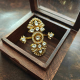 STONE AND KUNDAN RING (ADJUSTABLE)