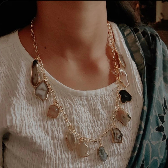 SEMI PRECIOUS STONE NECKPIECE