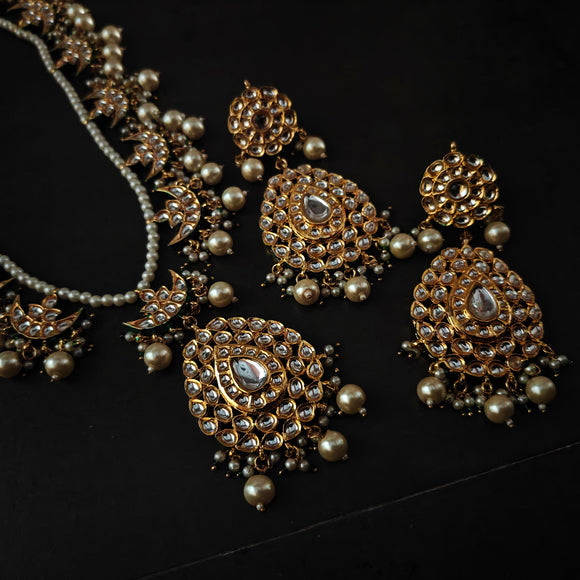BIKANERI KUNDAN NECKLACE WITH EARRINGS