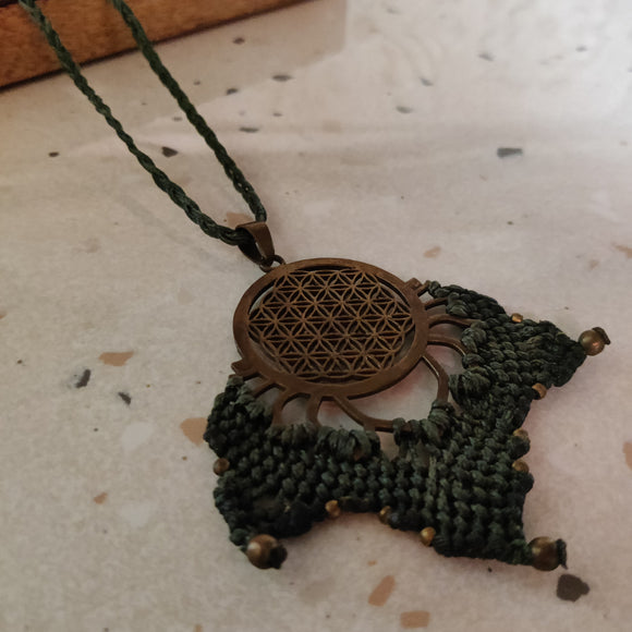 MACRAME BRASS PENDANT