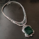 EXQUISITE IMITATION EMERALD STONE NECKLACE