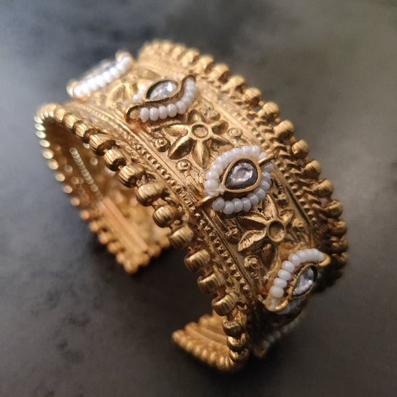 STATEMENT BANGLE
