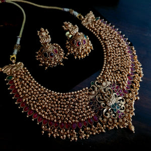 EXCLUSIVE TEMPLE CHOKER WITH EARRINGS