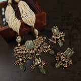 FINEST QUALITY DESIGNER BIKANERI KUNDAN NECKLACE WITH EARRINGS AND REAL FLOURITE HANGING