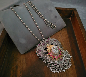 WEAR ME EXCLUSIVE TRIBAL NECKPIECE WITH EARRINGS AND PAACHI KUNDAN WORK
