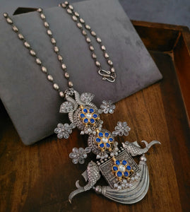 WEAR ME EXCLUSIVE TRIBAL NECKPIECE WITH PAACHI KUNDAN WORK