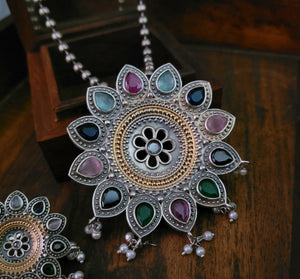 TRIBAL SILVER PLATED NECKLACE WITH EARRINGS