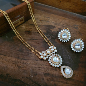 FINEST QUALITY POLKI KUNDAN ELEGANT NECKPIECE WITH EARRINGS